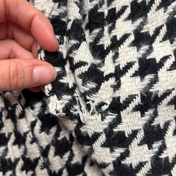 Pistola Houndstooth Shacket - Picture 4 of 10